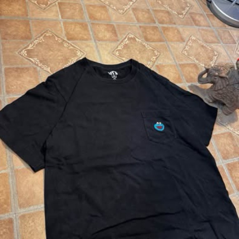 KAWS x Uniqlo Sesame Street Tee (M)